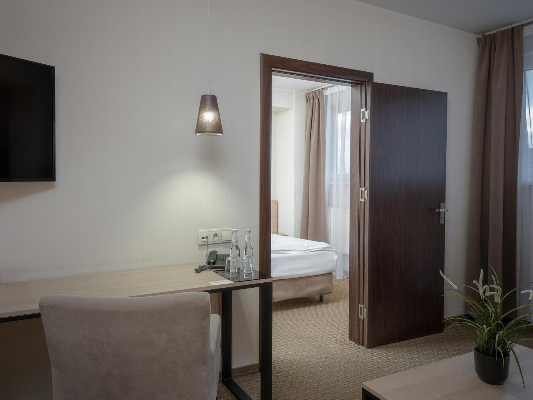 Iness Hotel Lodz  Ngoại thất bức ảnh